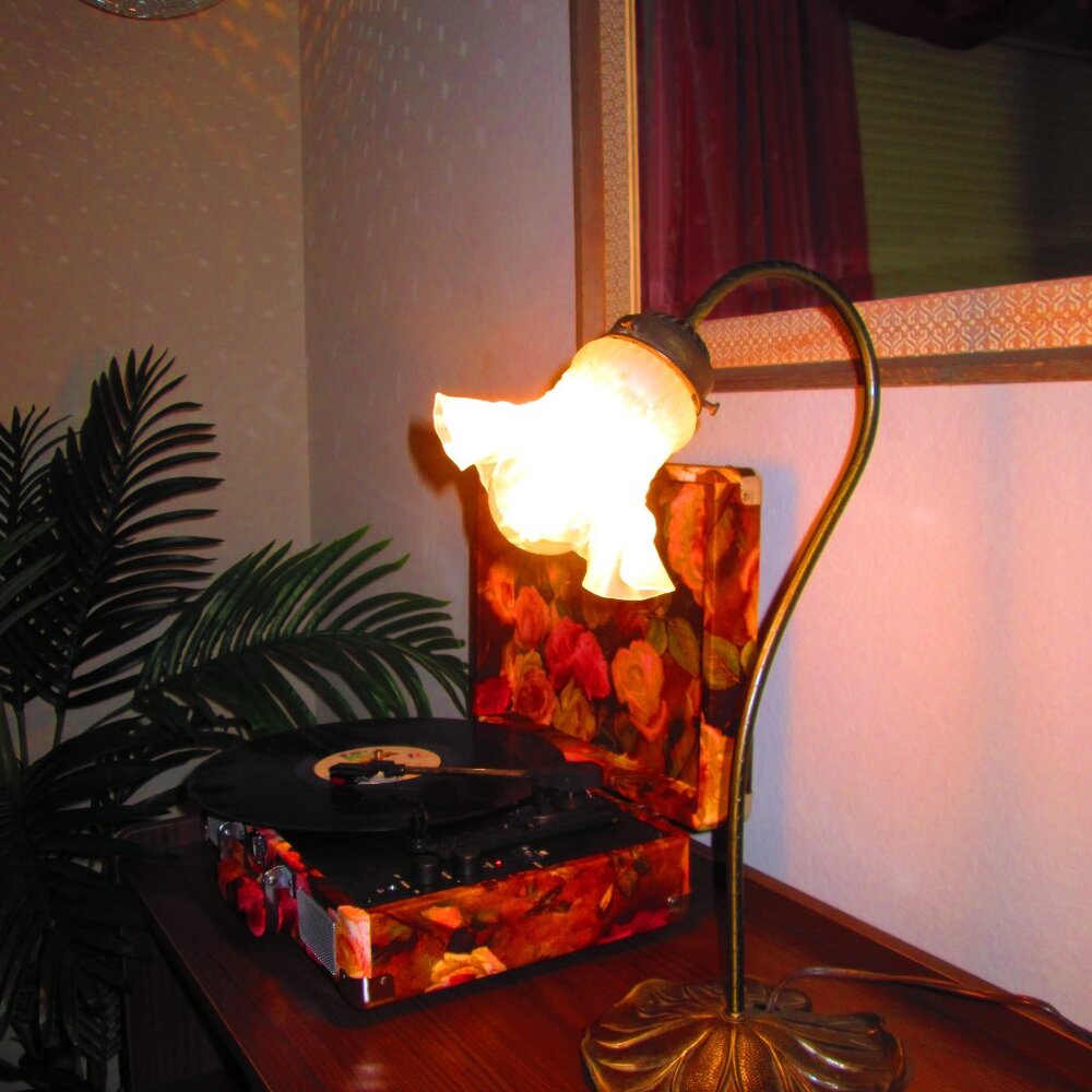Bronze Flower Lily Pad Lamp